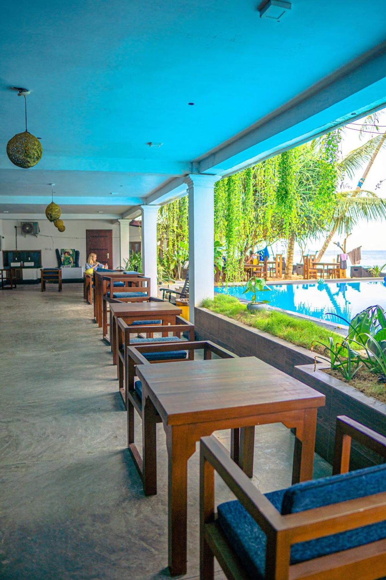 Cool Beach Hotel Hikkaduwa Exterior photo